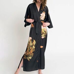PEONY & BUTTERFLY LONG KIMONO ROBE